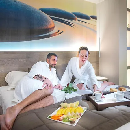 Guesia Village E Апарт-отель