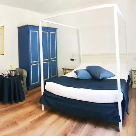 Guesia Village E Фолиньо