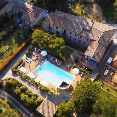 Guesia Village E Апарт-отель Фолиньо