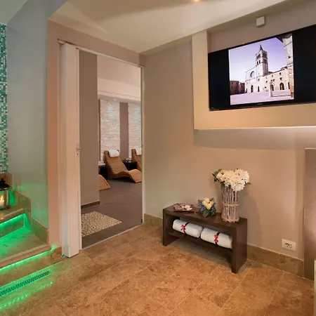 Апарт-отель Guesia Village E Фолиньо