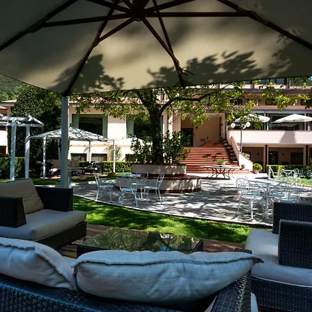 Guesia Village E Апарт-отель Фолиньо