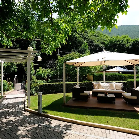 Апарт-отель Guesia Village E Фолиньо