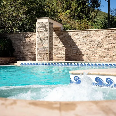 Guesia Village E Апарт-отель 4*