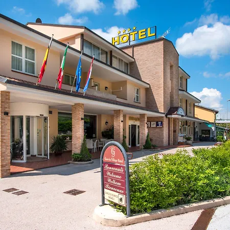 Guesia Village E Апарт-отель Фолиньо