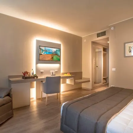 Guesia Village E Фолиньо