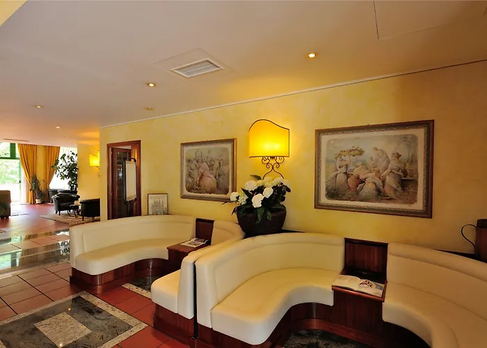 Aparthotel Guesia Village E 4*