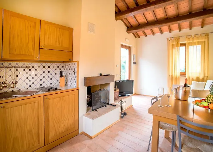 Aparthotel Guesia Village E 4*